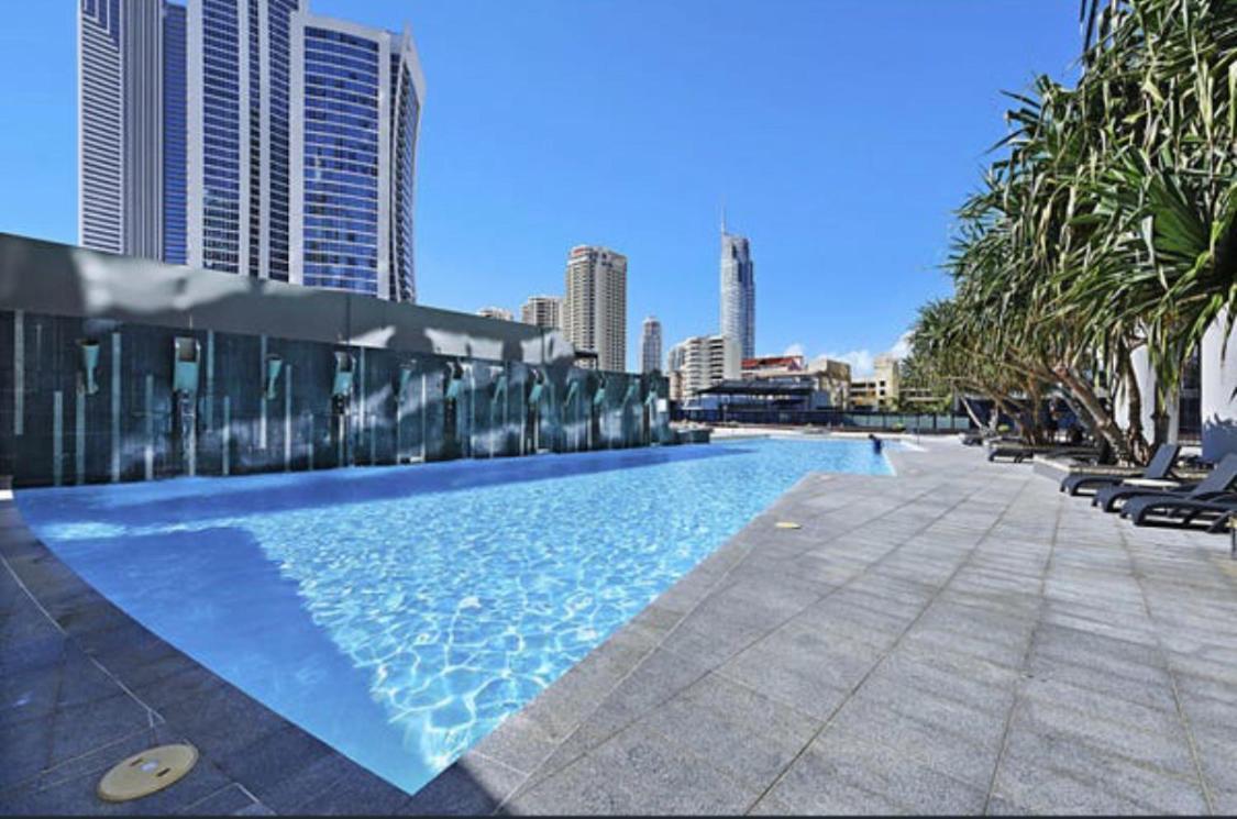 Circle On Cavill Sub Penthouse W/ 4 Bedrooms Gold Coast Exterior photo